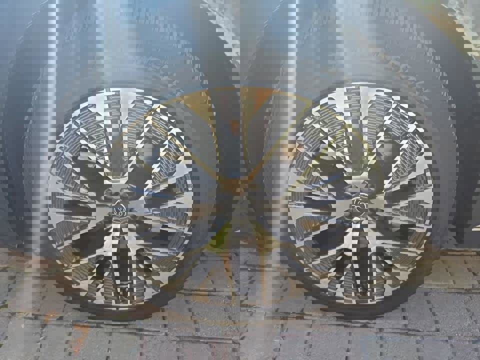 Used 2024 Audi Q8 e-tron Premium Plus w/ Premium Plus Package image 9