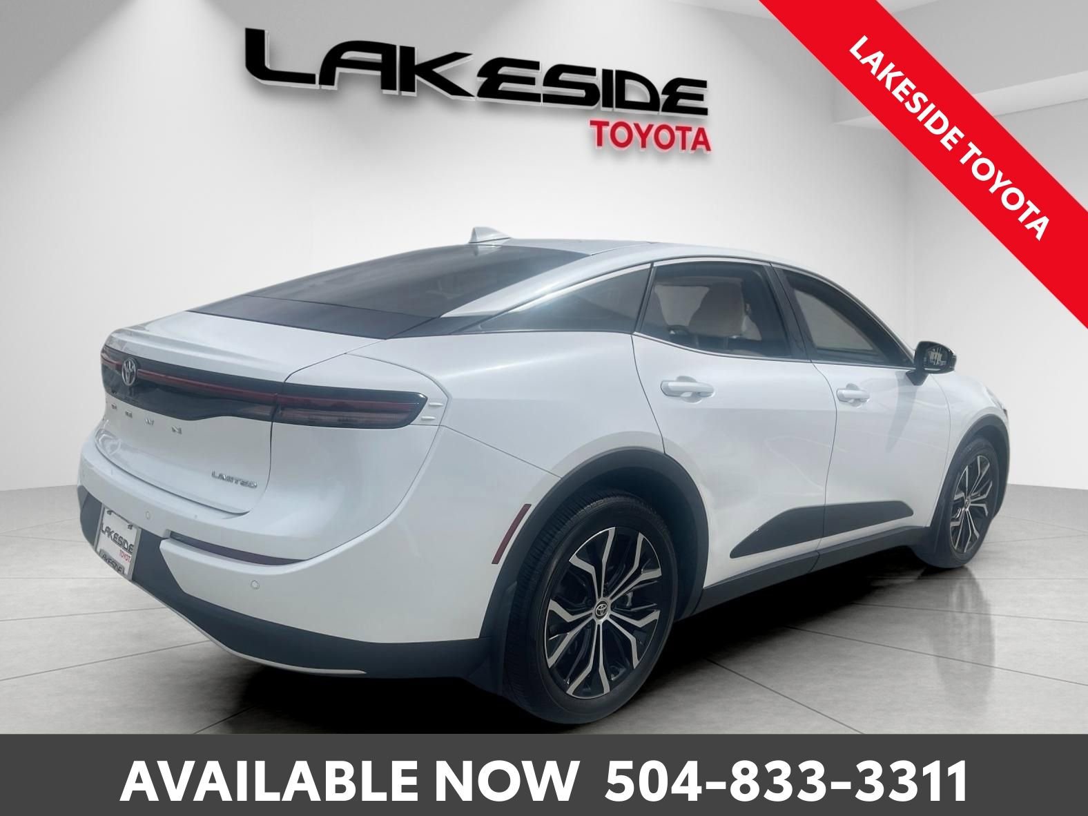 Used 2023 Toyota Crown Limited image 21