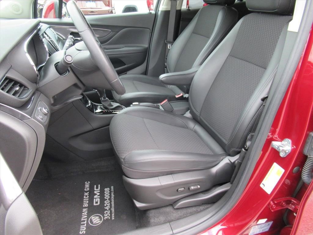 Certified 2022 Buick Encore Preferred w/ Safety Package FWD image 18
