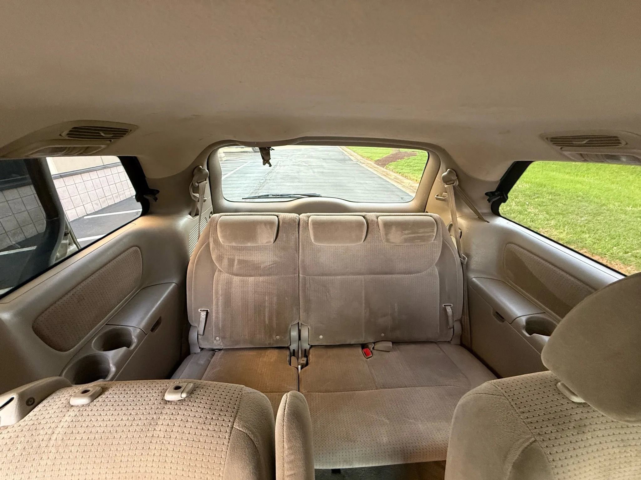 Used 2010 Toyota Sienna LE image 36