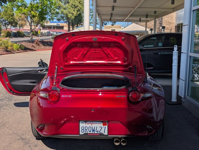 Used 2020 MAZDA MX-5 Miata Sport RWD image 13