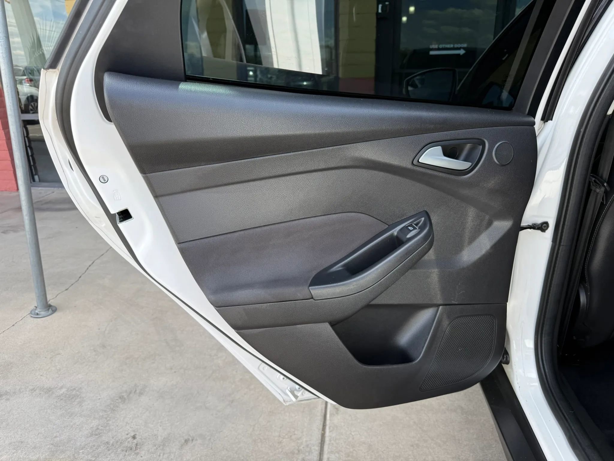 Used 2012 Ford Focus Titanium image 21