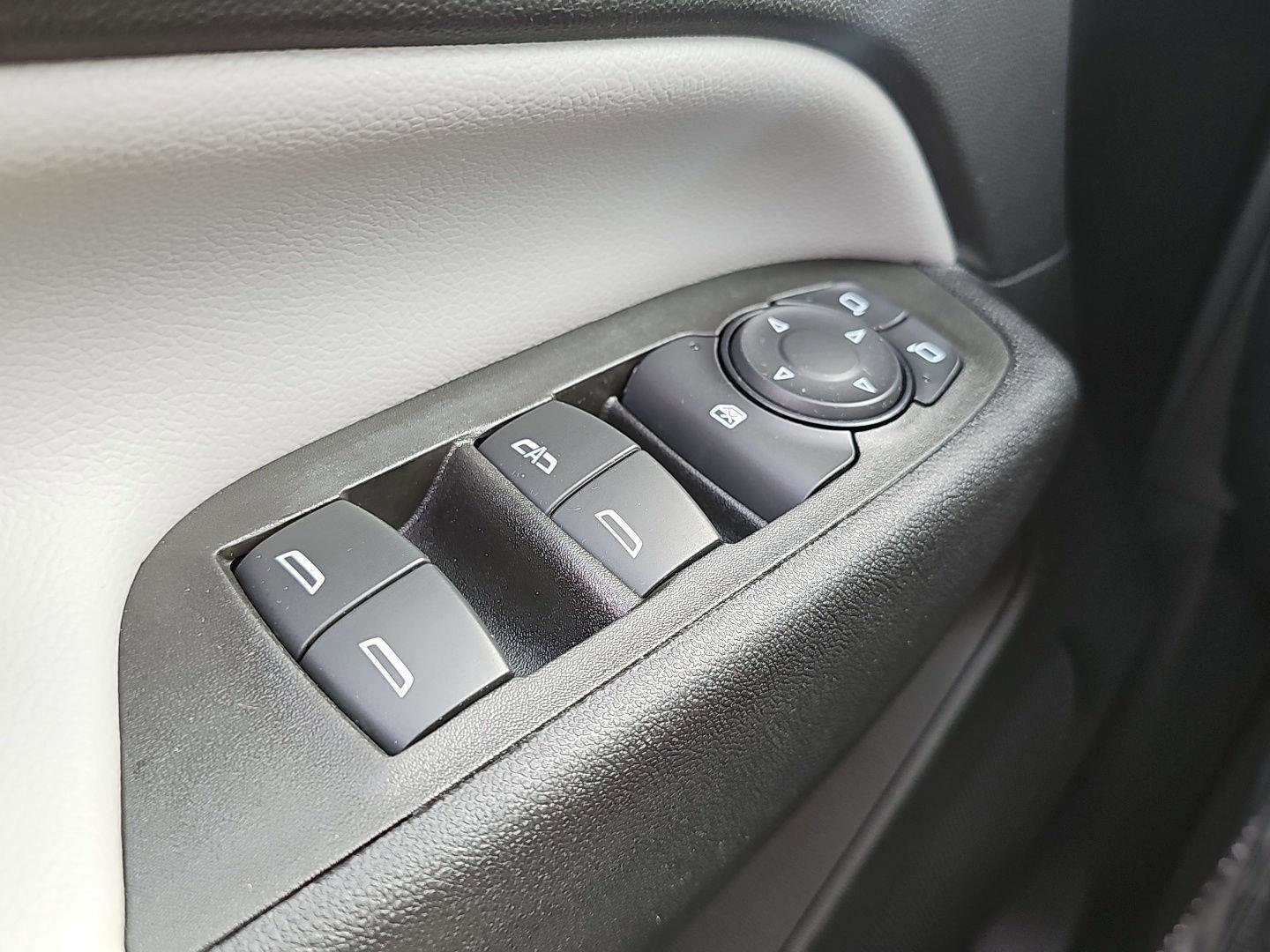 Used 2023 Chevrolet Equinox LS w/ LS Convenience Package image 26