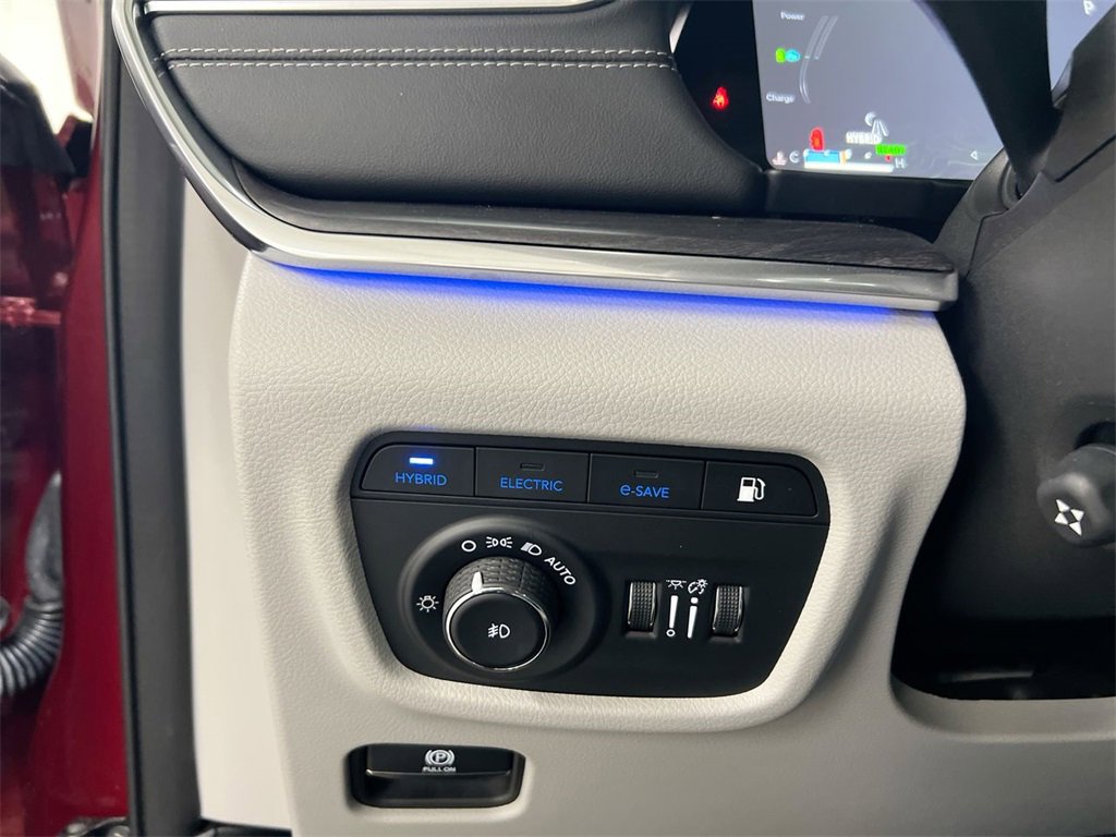 Used 2022 Jeep Grand Cherokee Overland w/ Advanced Protech Group III image 18