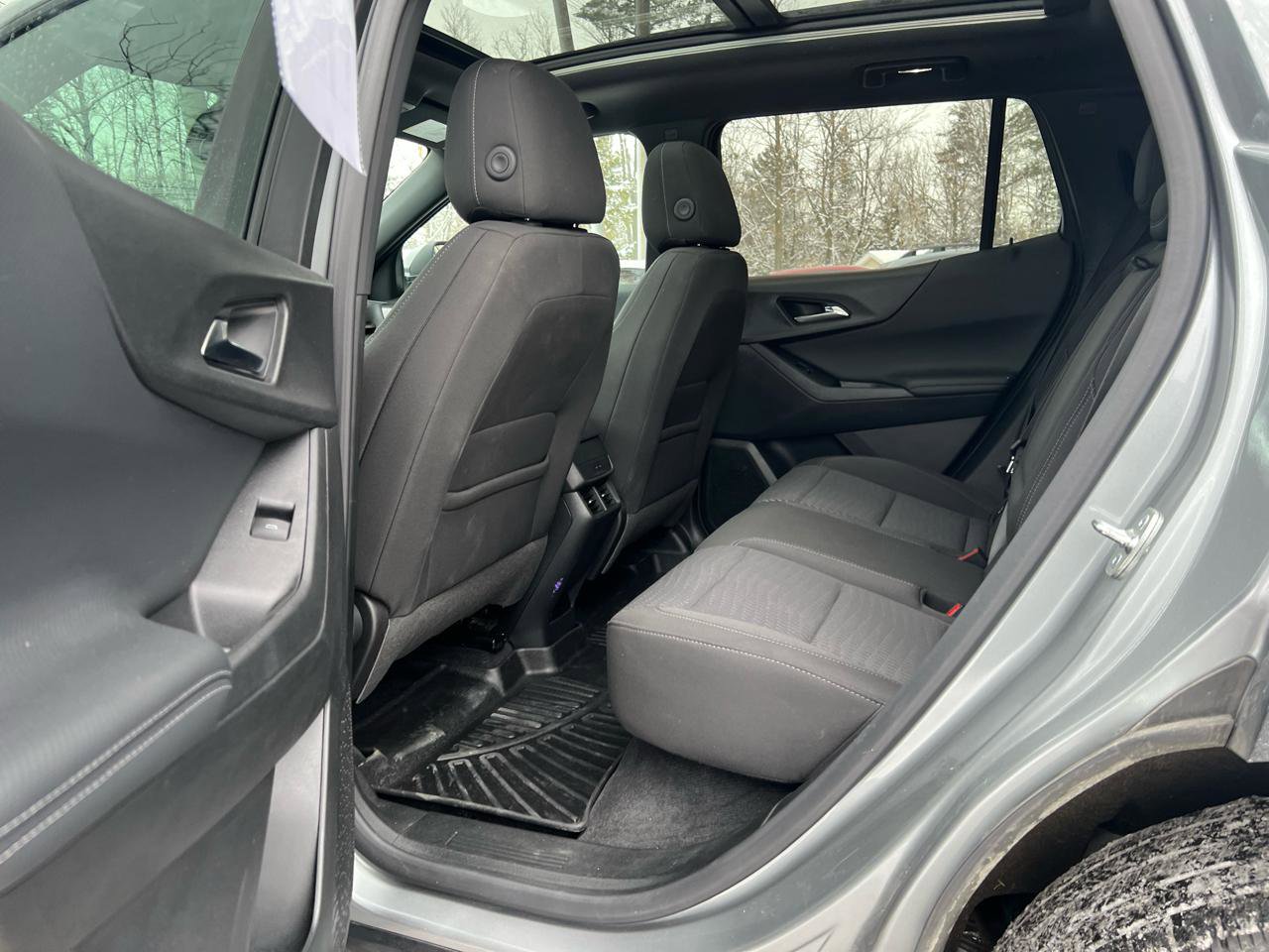 Used 2025 Chevrolet Equinox LT w/ Midnight Edition image 11