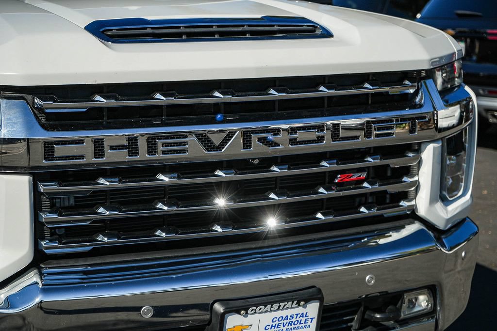 Used 2020 Chevrolet Silverado 2500 LTZ w/ LTZ Premium Package AWD/4WD image 10