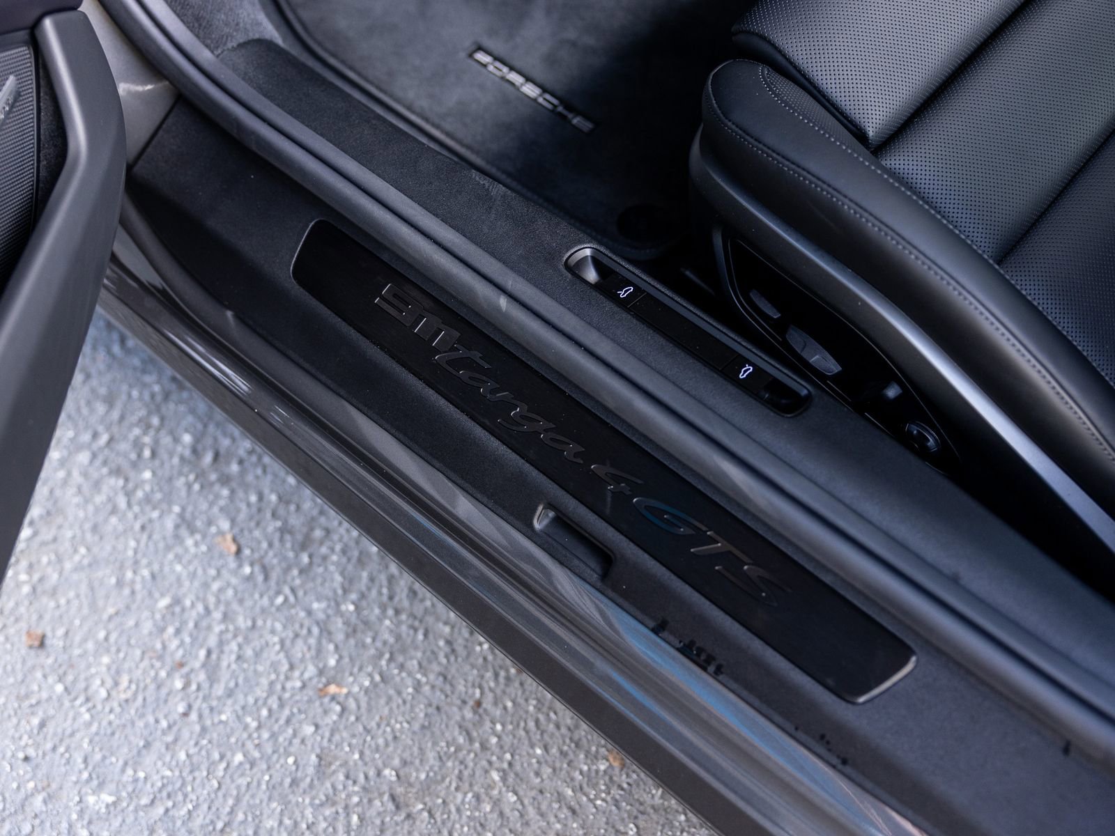 Certified 2024 Porsche 911 Targa 4 GTS image 41