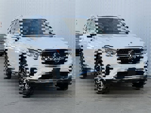 Used 2024 Mercedes-Benz GLC 300 image 2