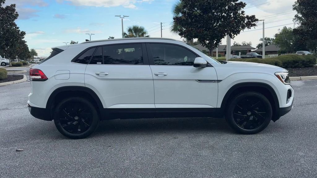New 2026 Volkswagen Atlas Cross Sport SE image 9