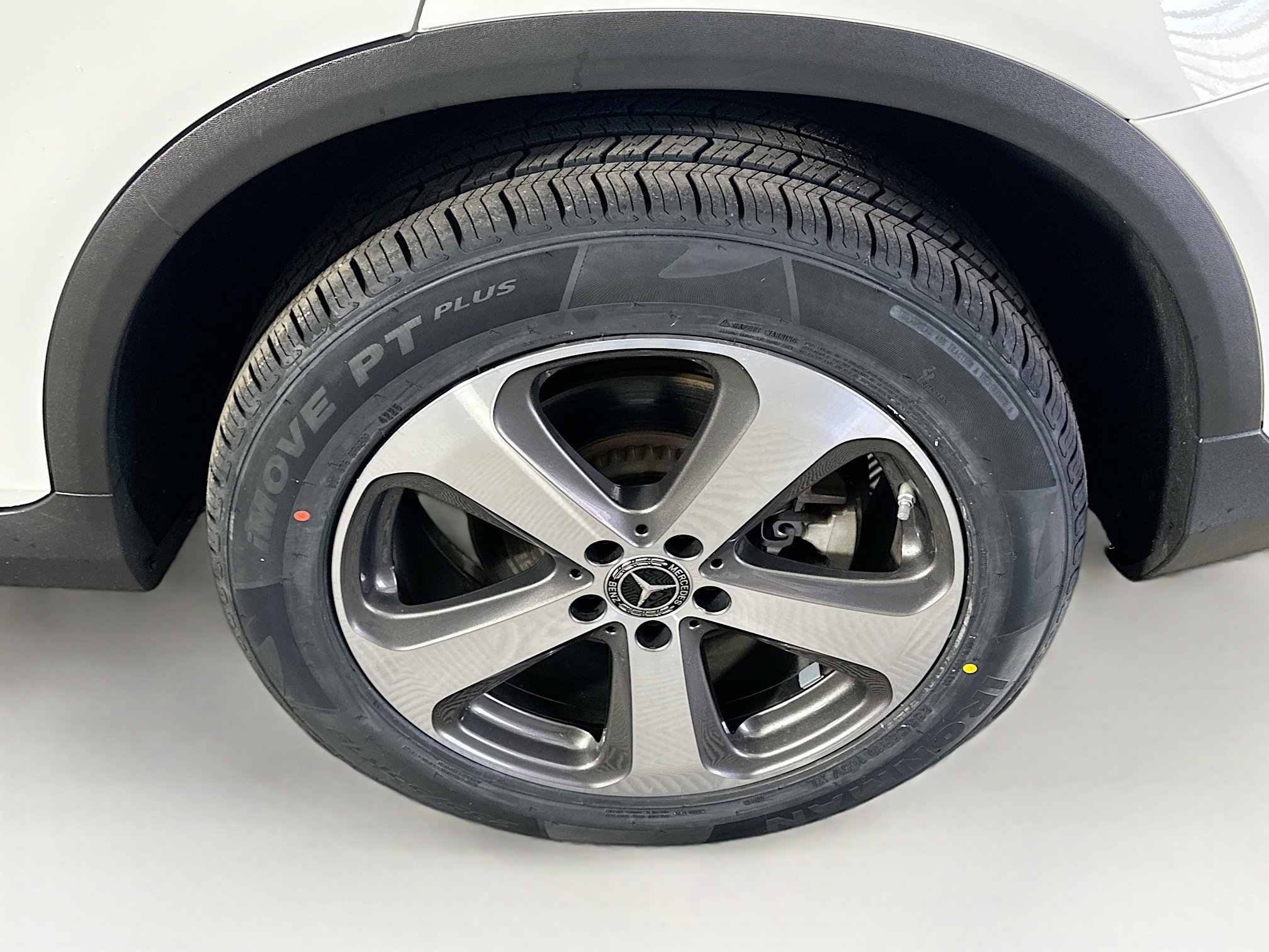 Used 2022 Mercedes-Benz GLC 300 4MATIC w/ Premium Package Lite image 11