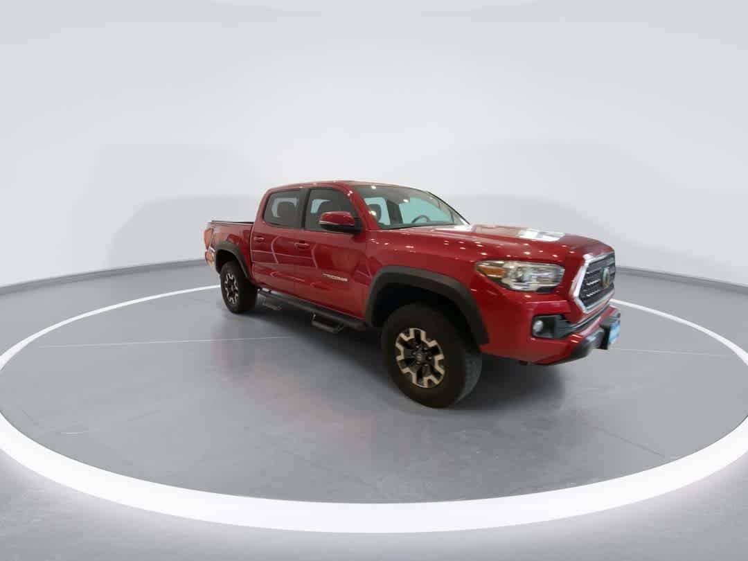 Used 2018 Toyota Tacoma TRD Off-Road AWD/4WD image 2