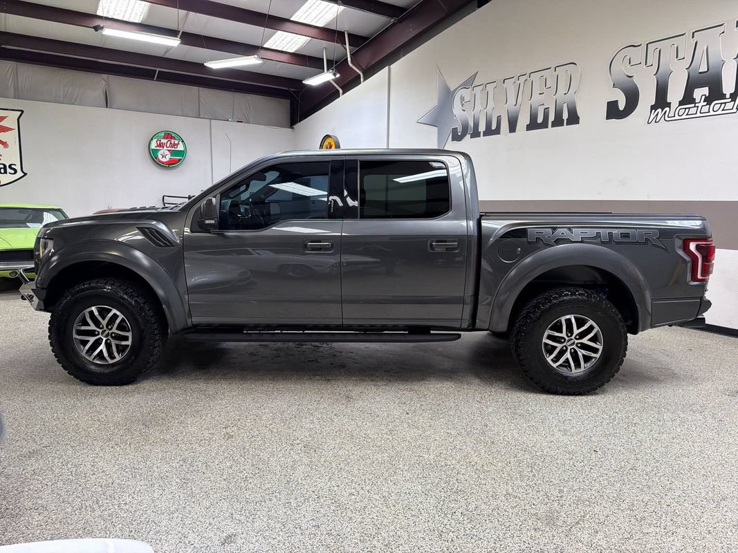 Used 2018 Ford F150 Raptor w/ Equipment Group 802A Luxury AWD/4WD image 3
