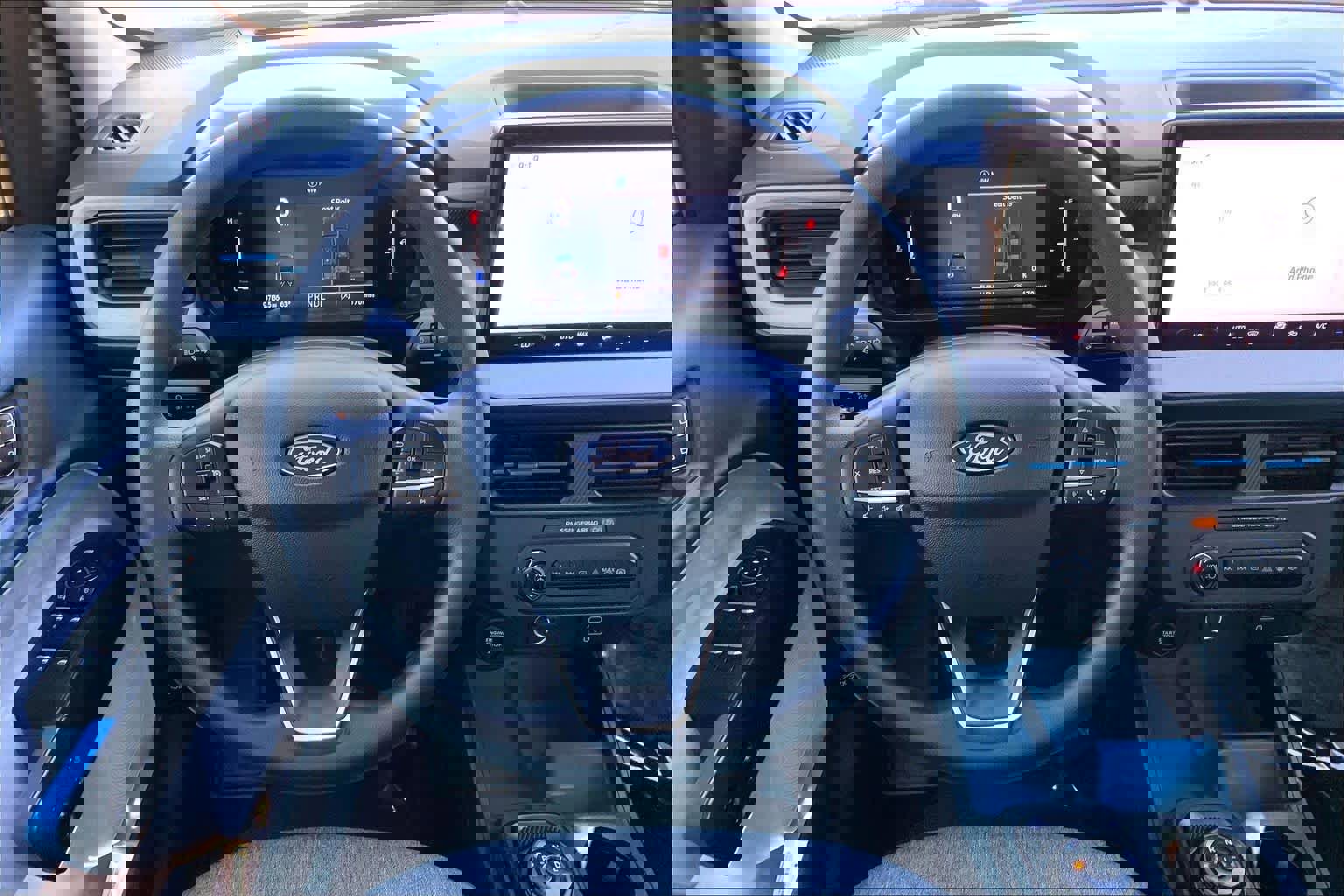 Used 2025 Ford Maverick XLT w/ Equipment Group 302A image 6