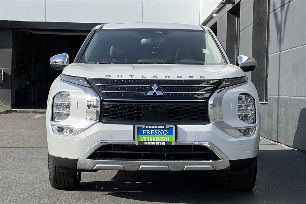 New 2025 Mitsubishi Outlander SE image 10