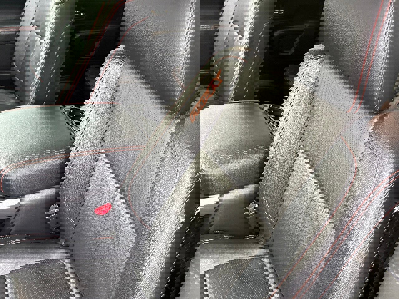 Used 2021 Nissan Titan PRO-4X w/ Pro-4x Convenience Package image 34