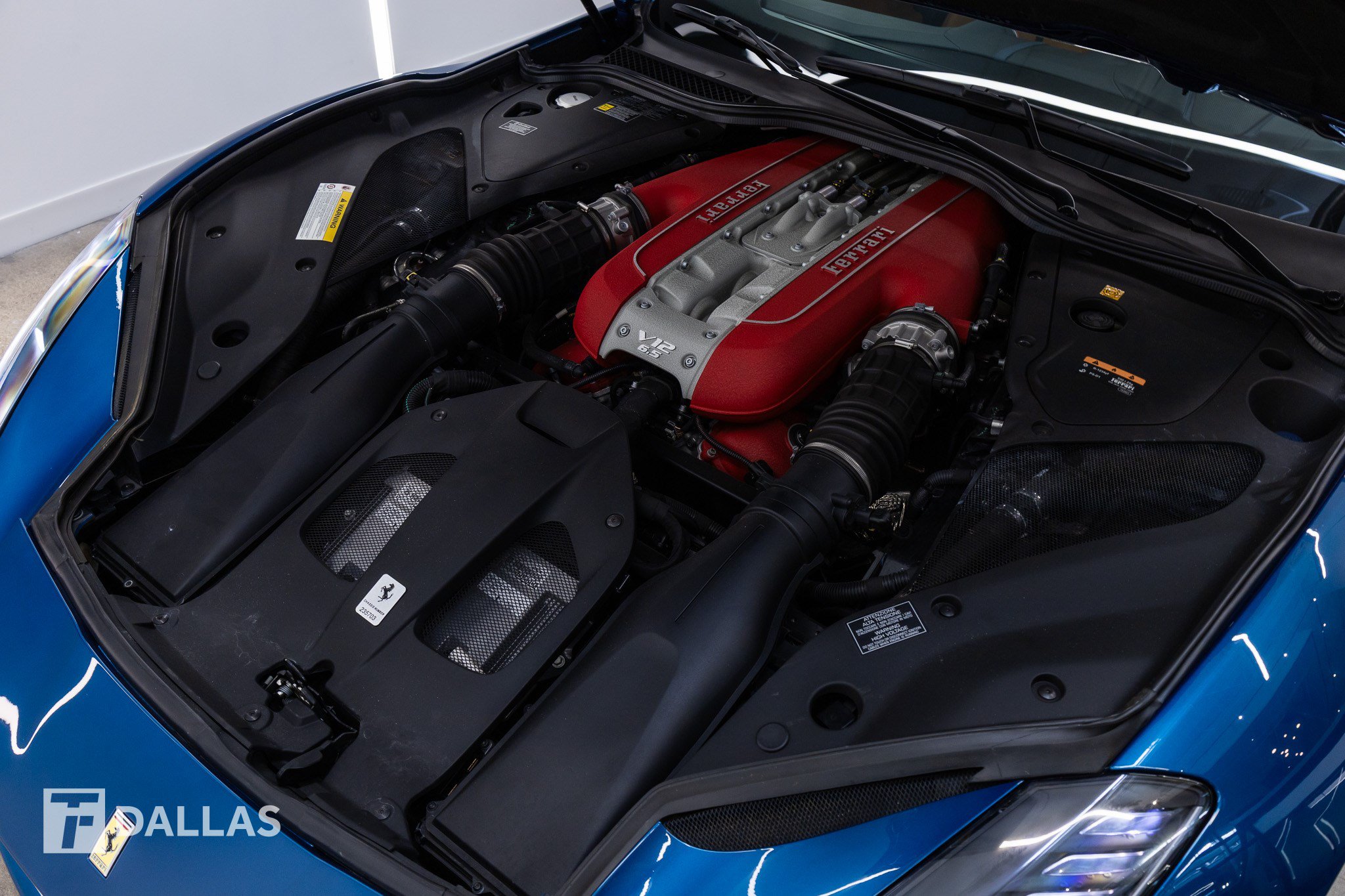 Used 2018 Ferrari 812 Superfast RWD image 7