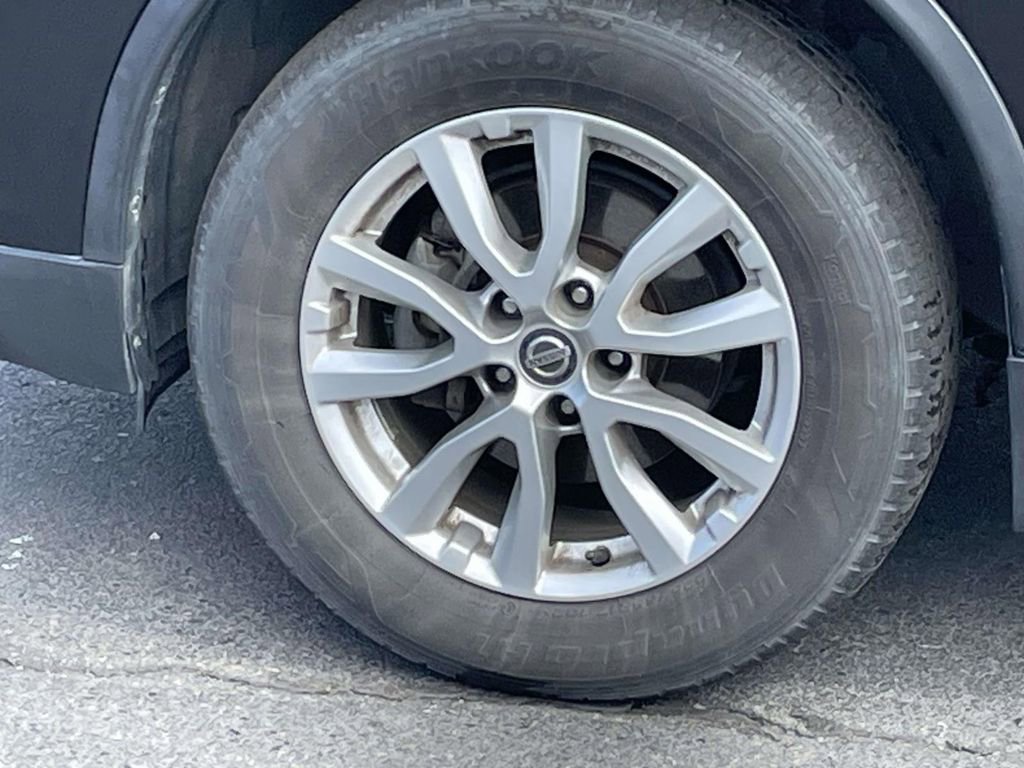 Used 2019 Nissan Rogue S w/ Special Edition Package image 18