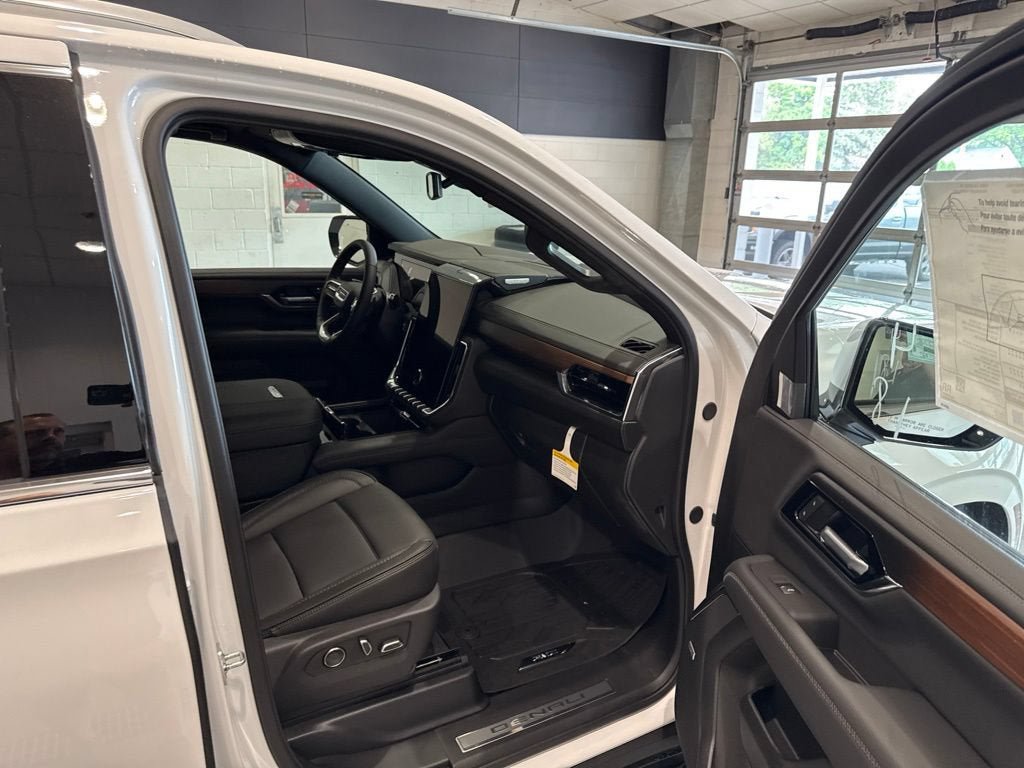 New 2026 GMC Yukon XL Denali w/ LPO, Floor Liner Package AWD/4WD image 12