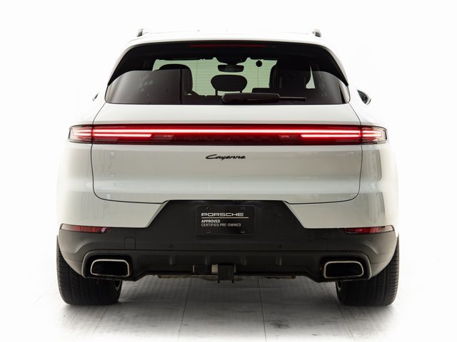 Used 2025 Porsche Cayenne image 36