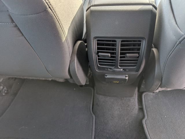 Used 2017 Ford C-MAX SE image 32