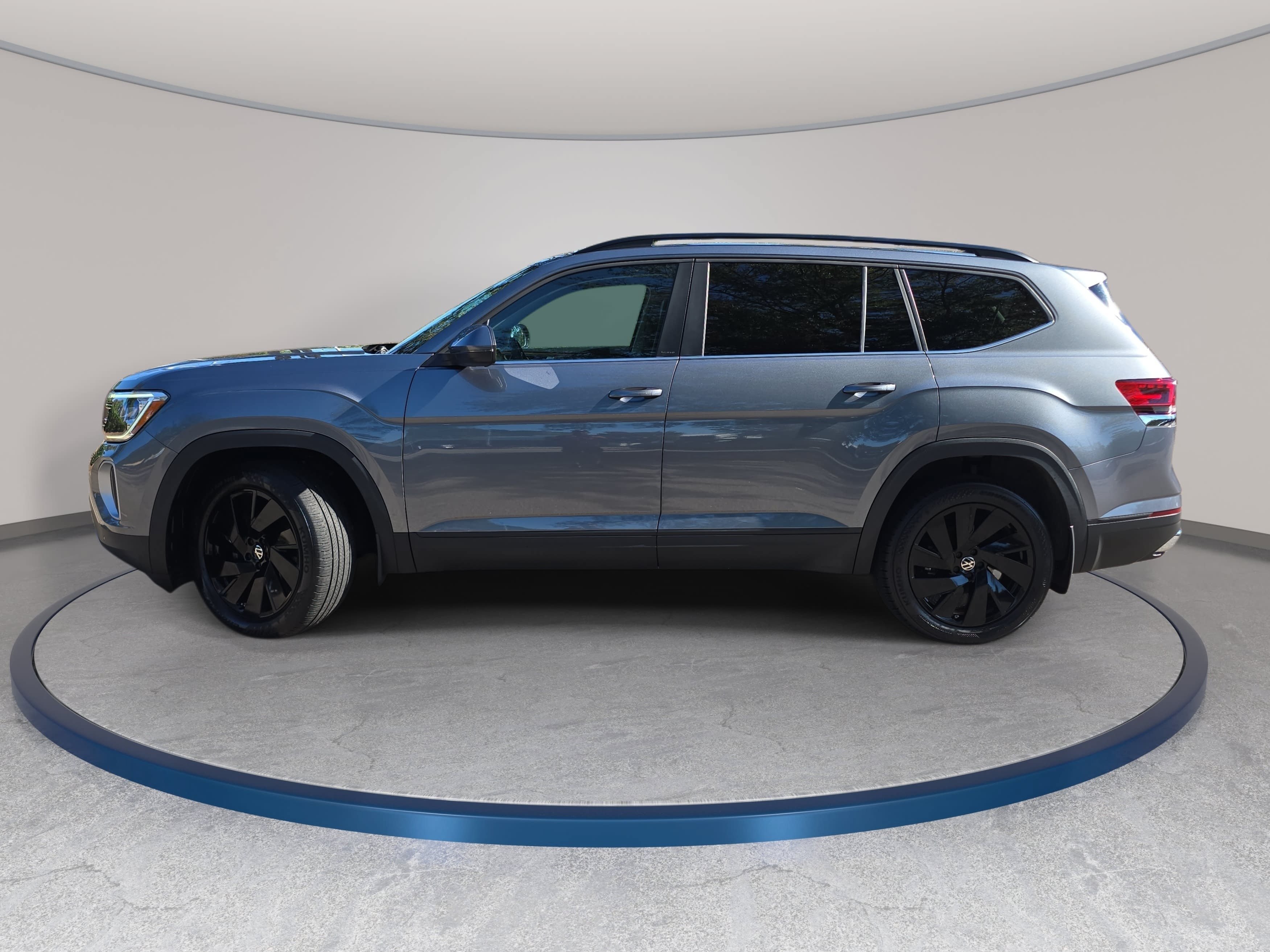 Used 2024 Volkswagen Atlas SE AWD/4WD image 8
