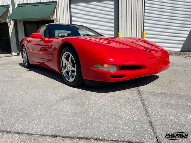 Used 2001 Chevrolet Corvette Coupe w/ Preferred Equipment Group2 image 2
