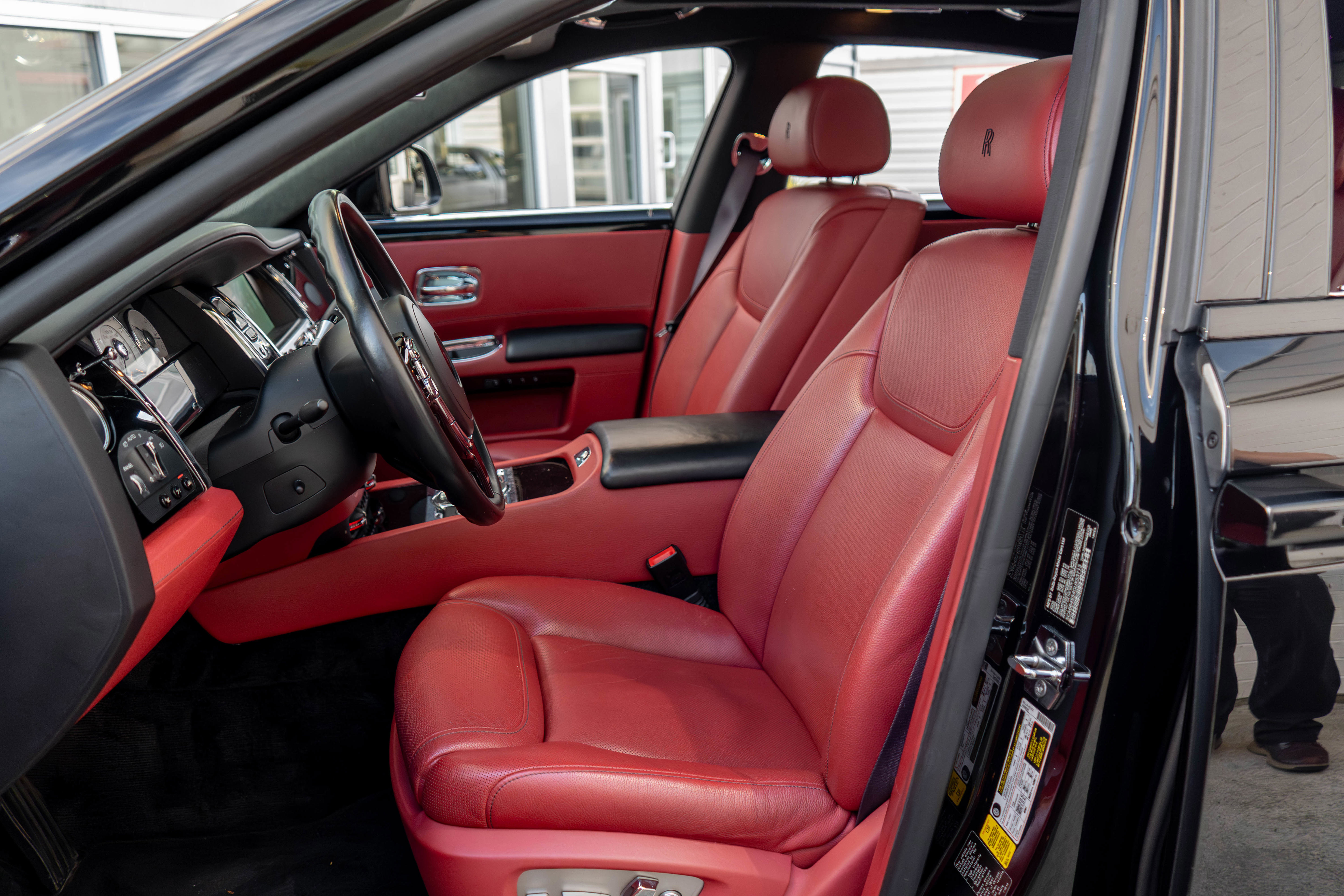 Used 2016 Rolls-Royce Ghost image 11