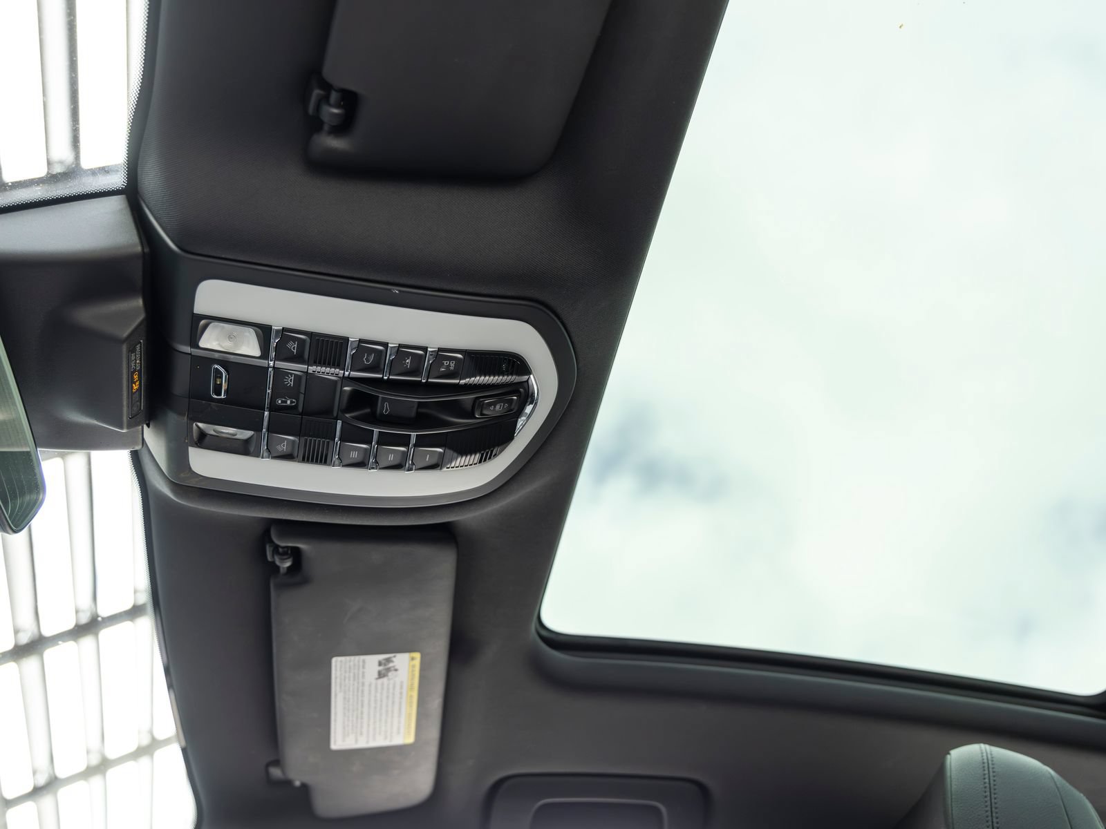 Certified 2021 Porsche Macan S AWD/4WD image 29