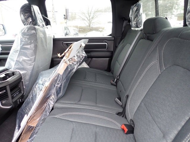 New 2026 RAM 1500 4x4 Crew Cab image 13