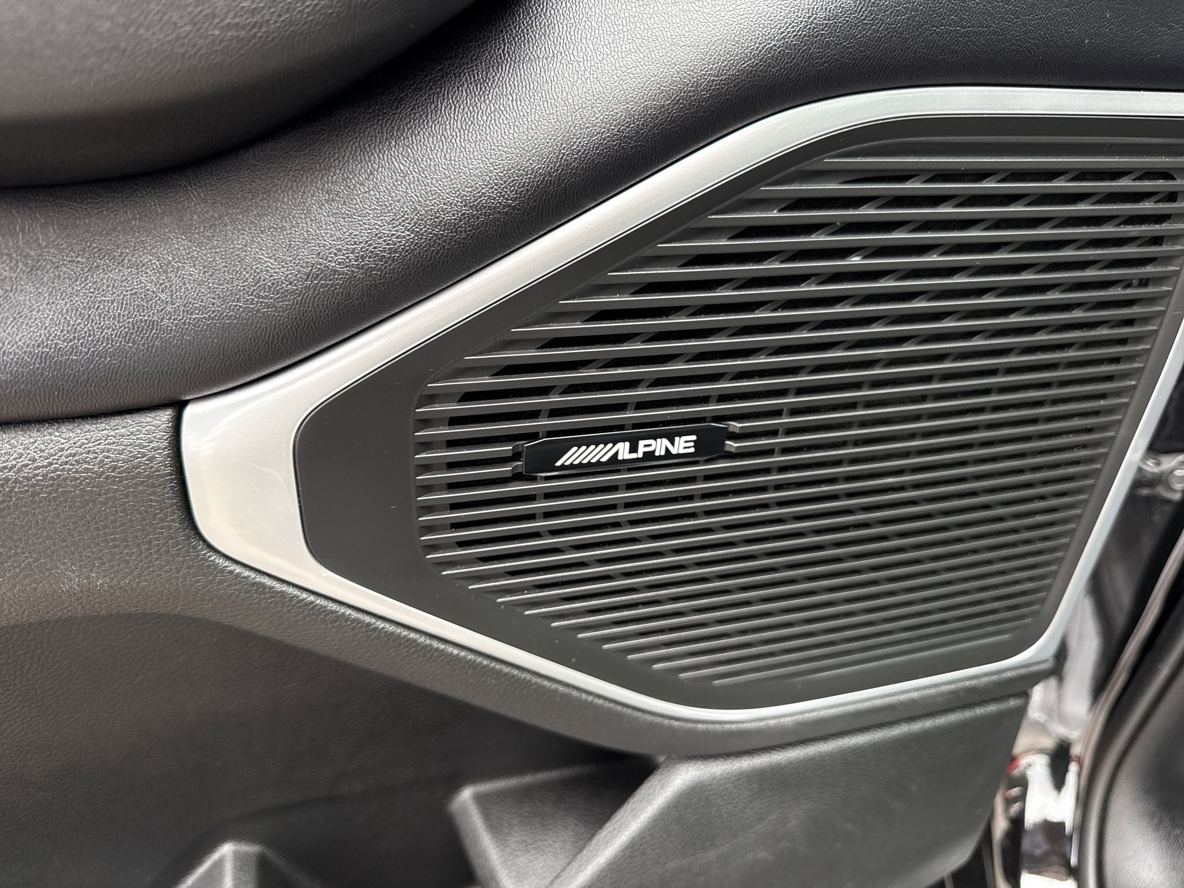 Used 2023 Jeep Wagoneer L Series III w/ Preferred Equipment Group image 44