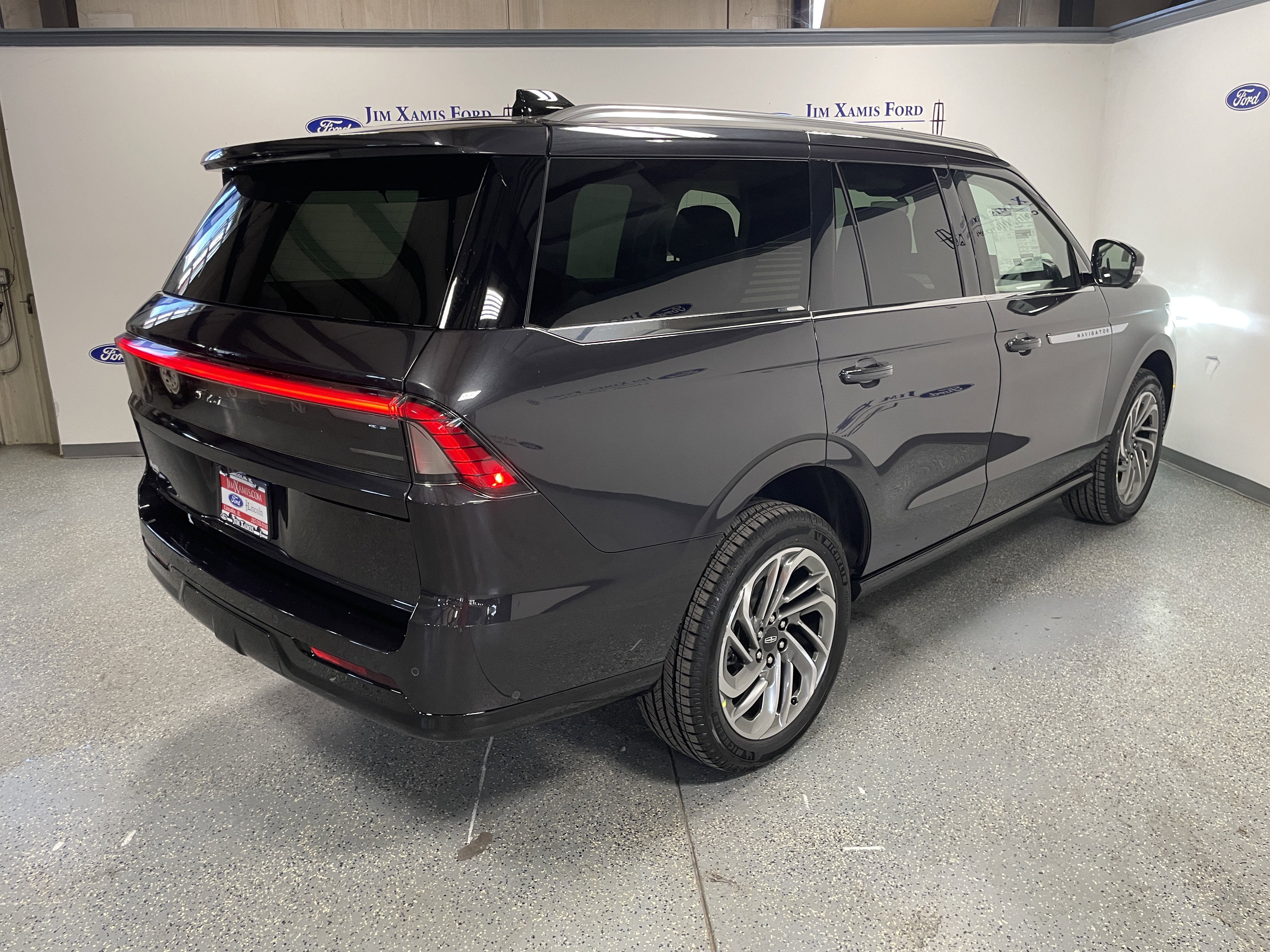 New 2025 Lincoln Navigator Reserve image 6