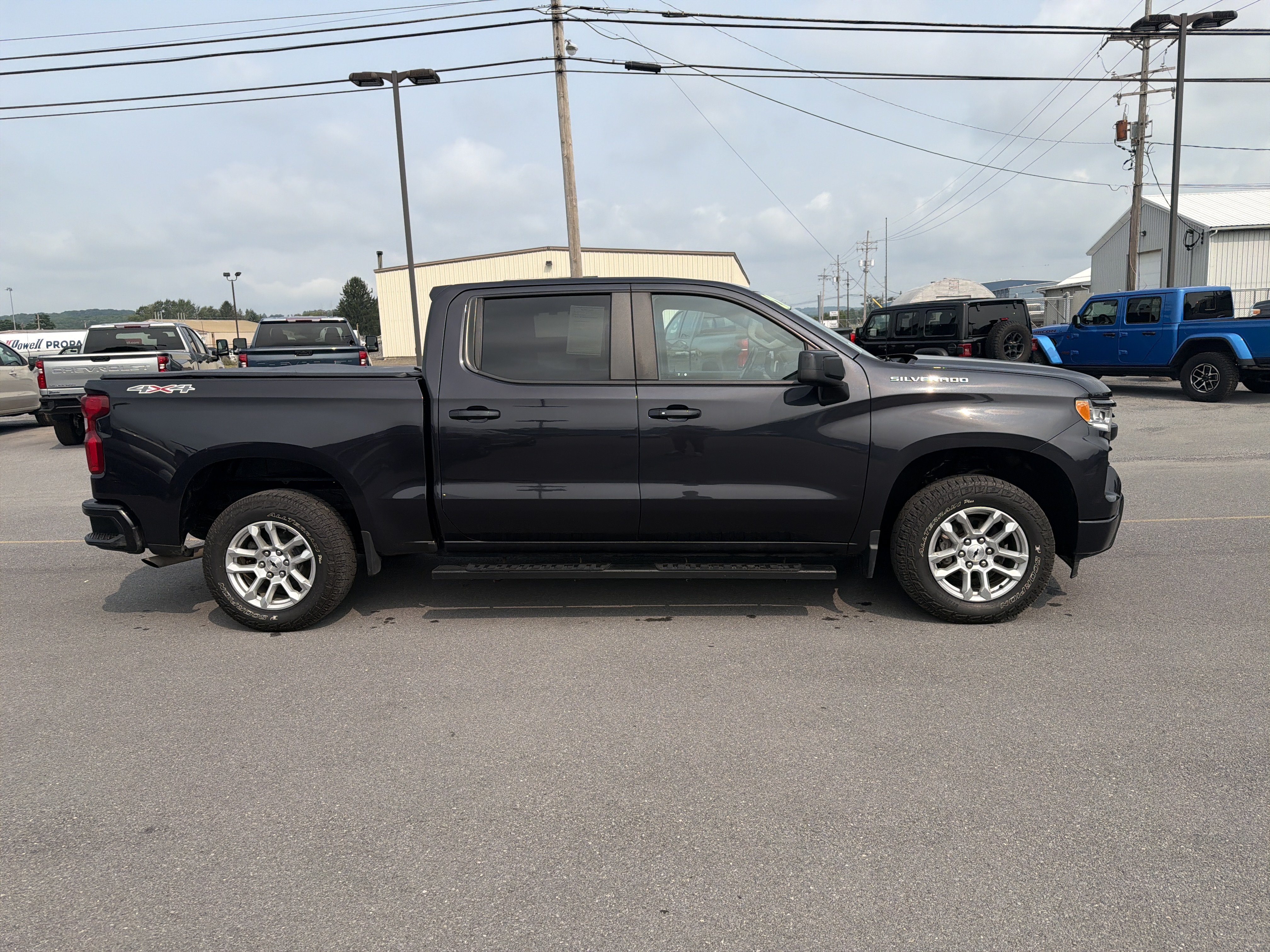 Used 2022 Chevrolet Silverado 1500 RST AWD/4WD image 13