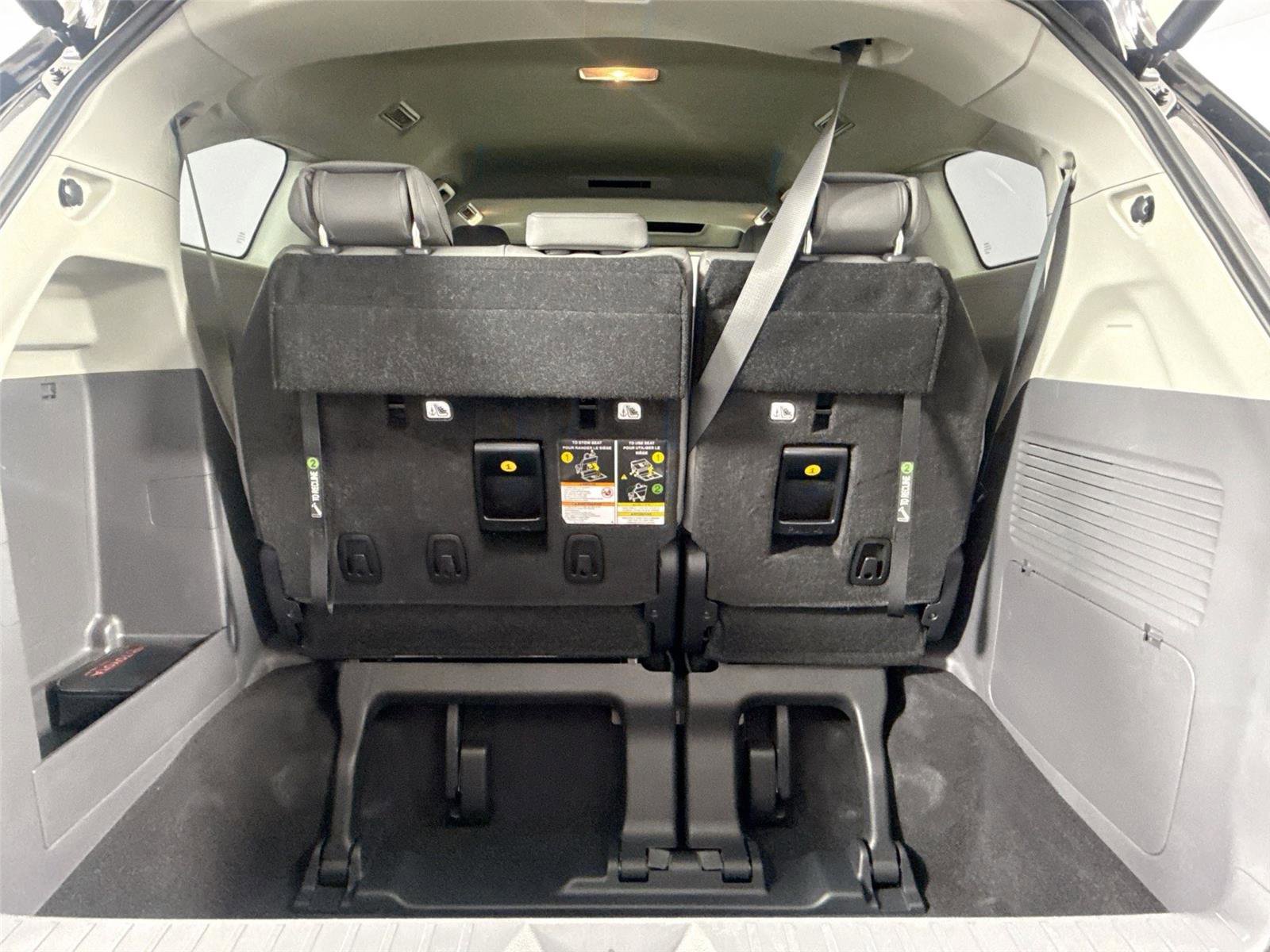 Certified 2023 Toyota Sienna XLE image 41