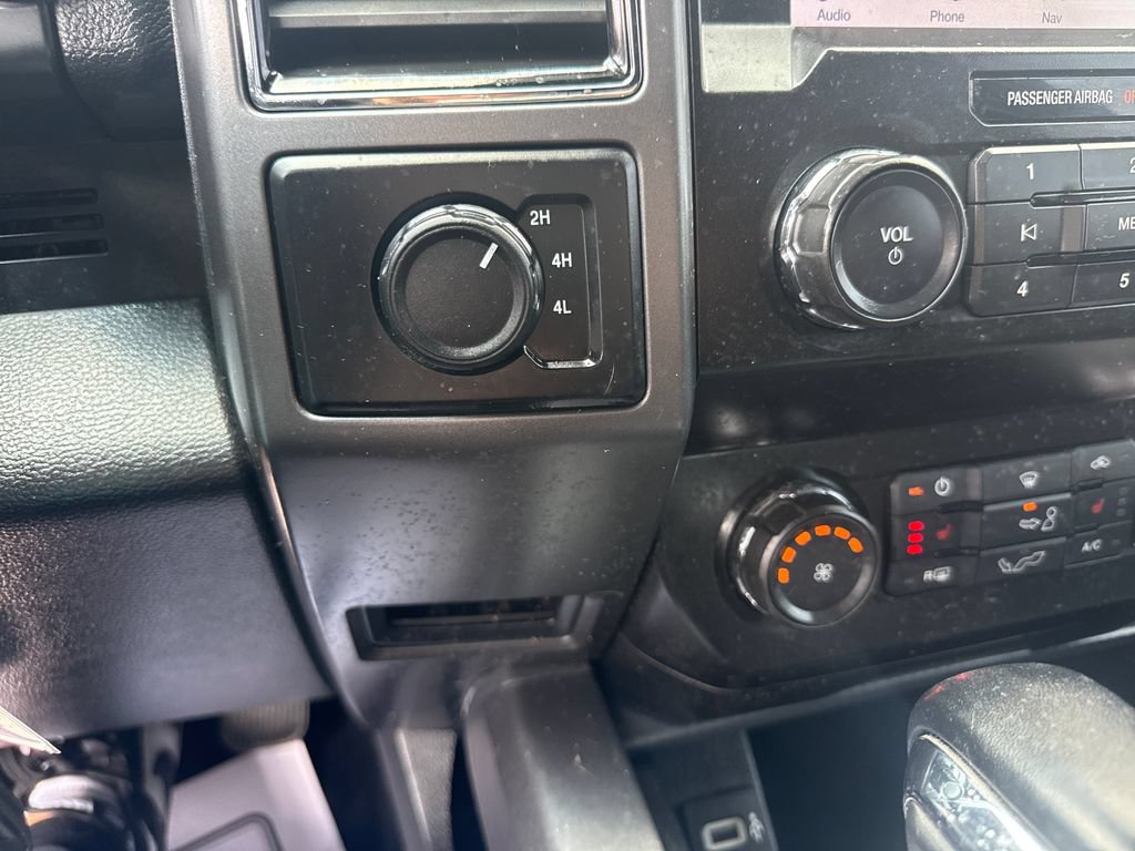 Used 2019 Ford F150 XLT w/ Equipment Group 302A Luxury AWD/4WD image 40