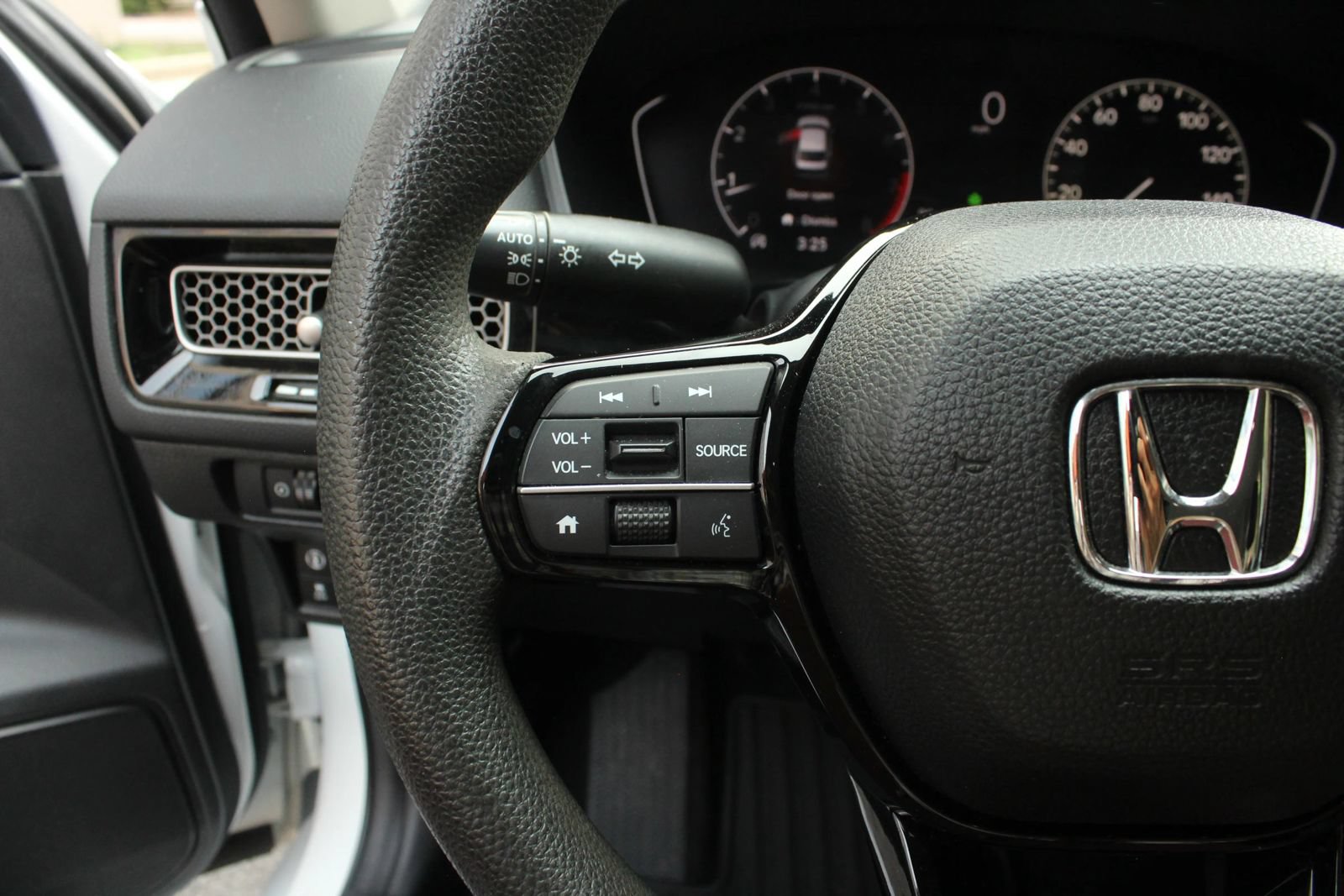 Used 2022 Honda Civic LX image 29