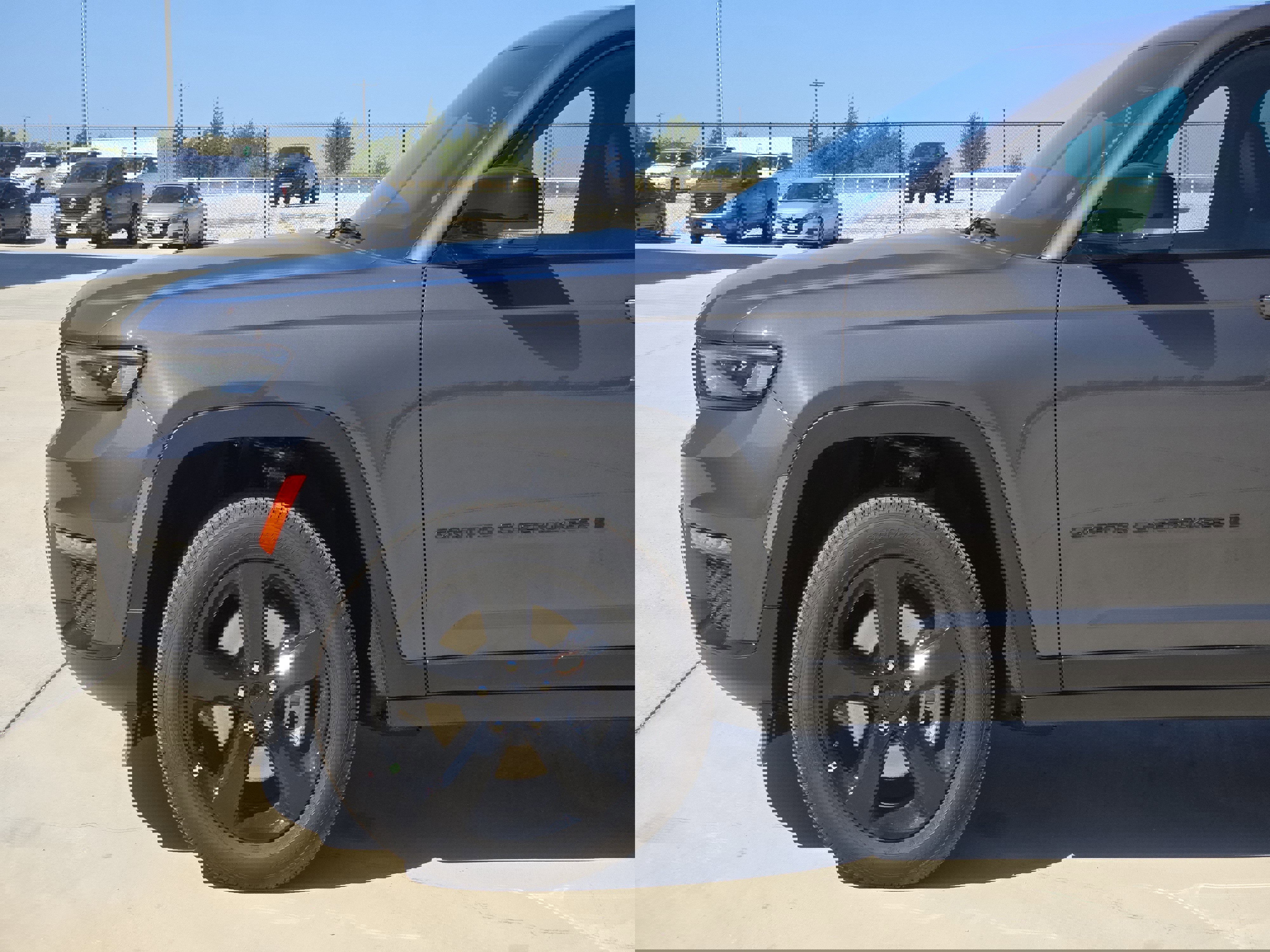 New 2025 Jeep Grand Cherokee L Limited w/ Black Appearance Package image 6