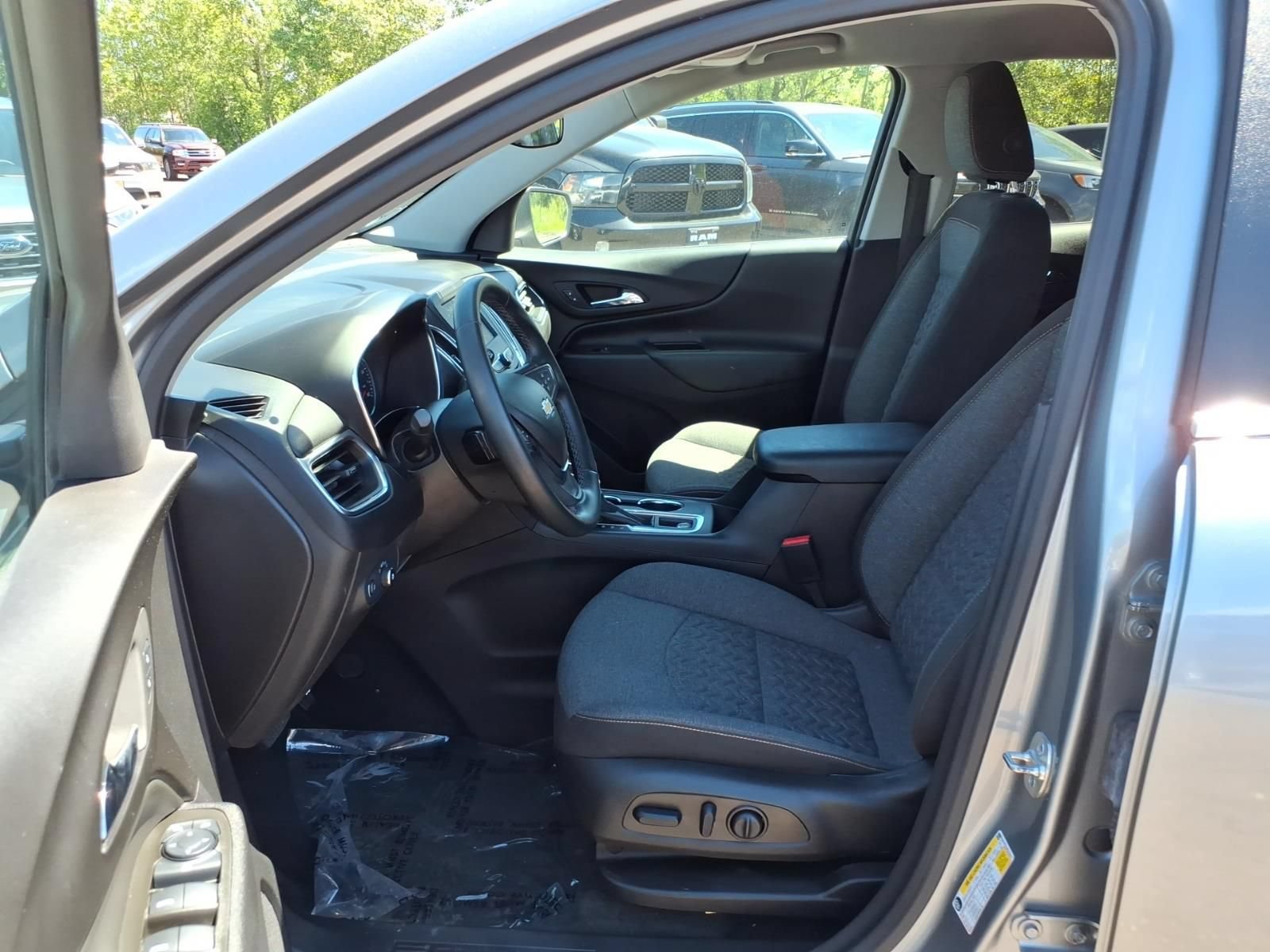 Used 2024 Chevrolet Equinox LT FWD image 14