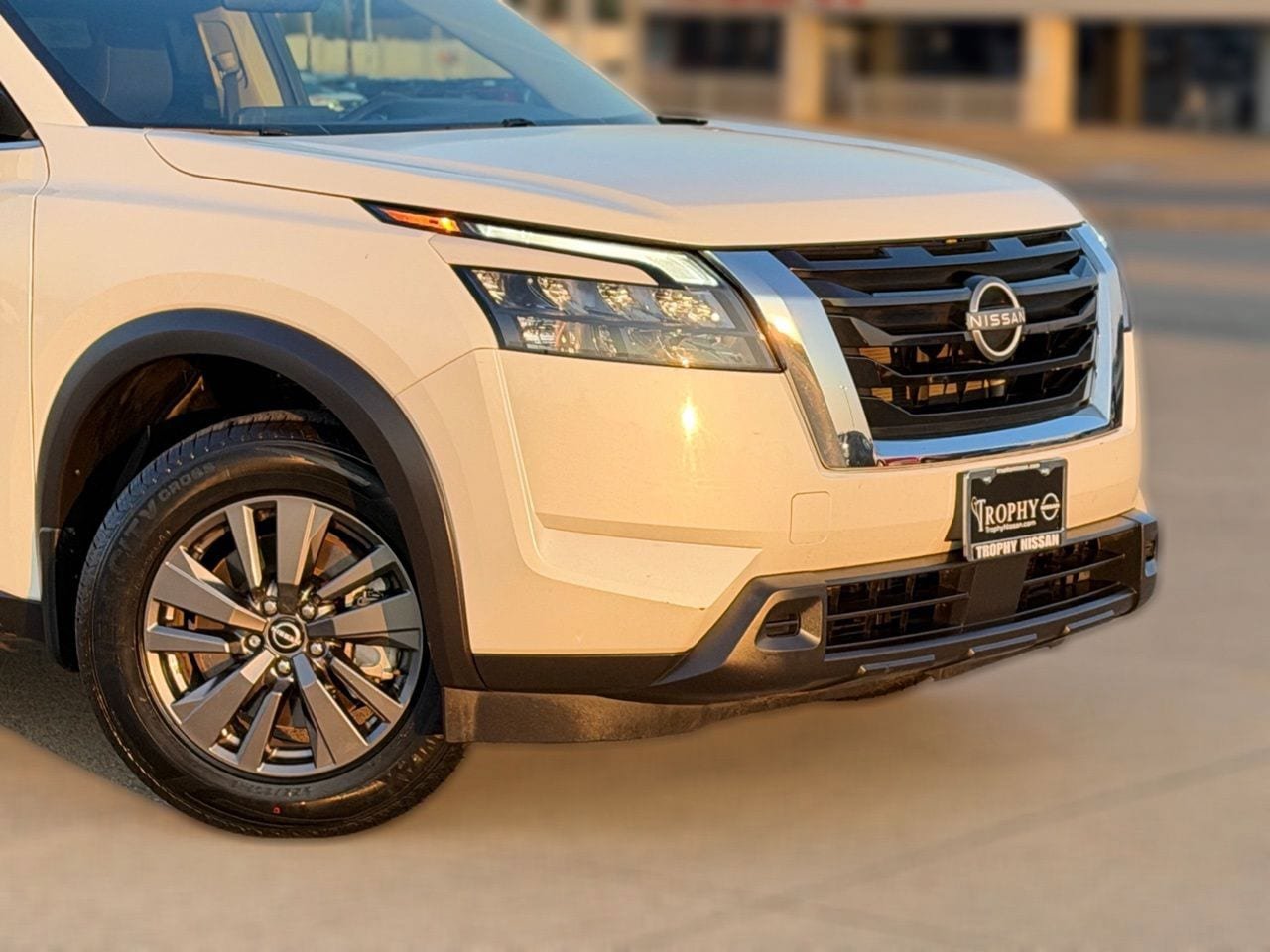 Certified 2023 Nissan Pathfinder SV w/ Lighting Package (N92) FWD image 8