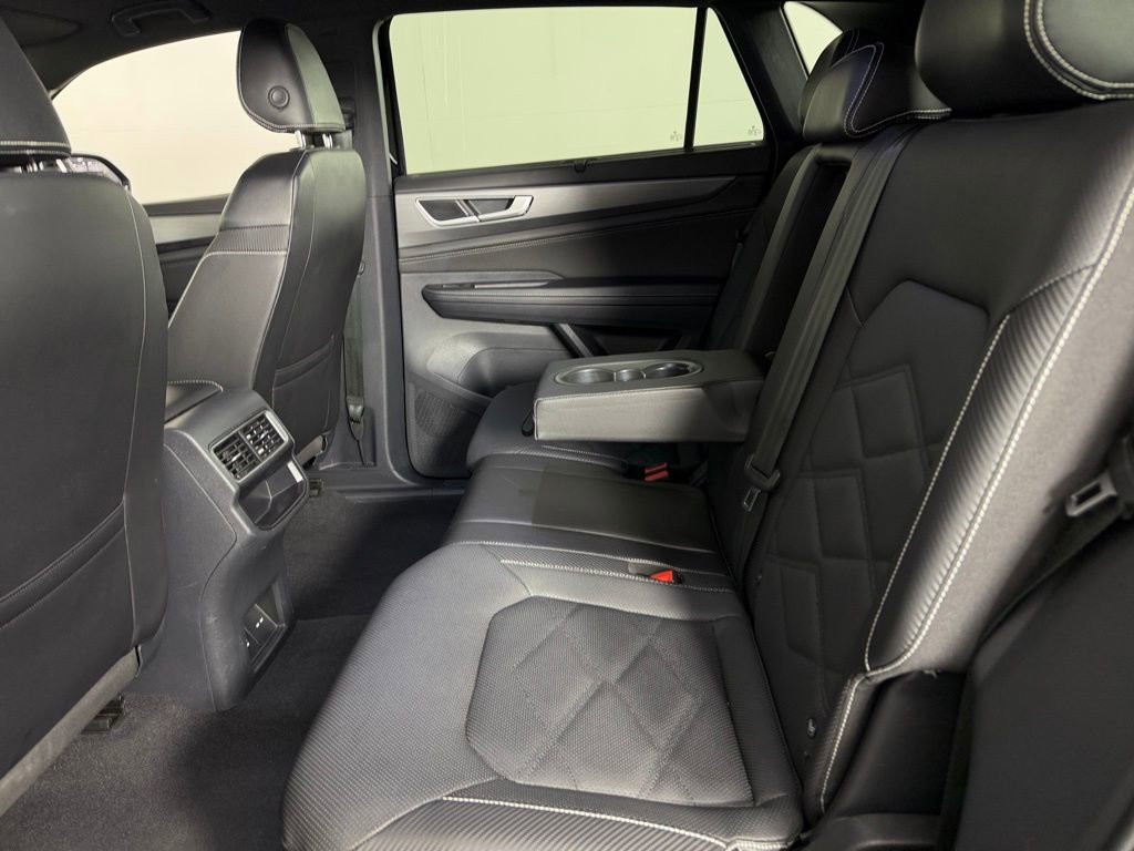Used 2025 Volkswagen Atlas Cross Sport SE AWD/4WD image 26