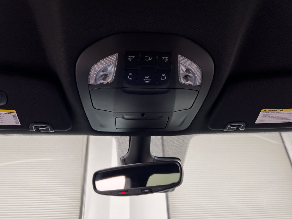 Used 2027 Chrysler Pacifica Select FWD image 74