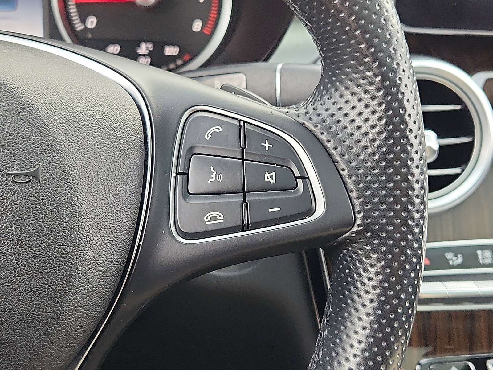 Used 2016 Mercedes-Benz GLC 300 4MATIC image 24