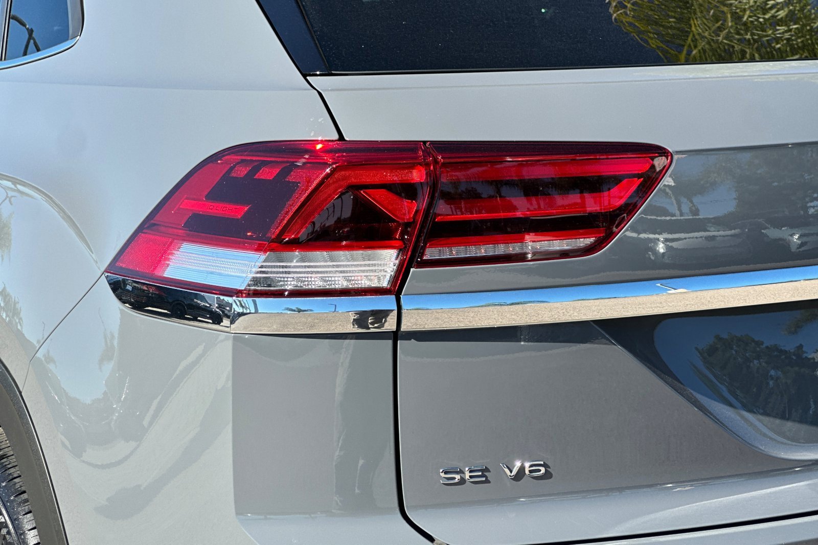 Used 2020 Volkswagen Atlas Cross Sport SE w/ Panoramic Sunroof Package image 26