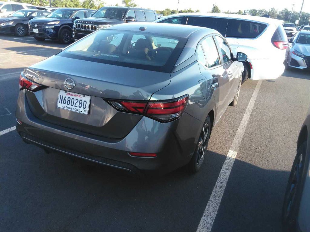 Used 2025 Nissan Sentra SV FWD image 4
