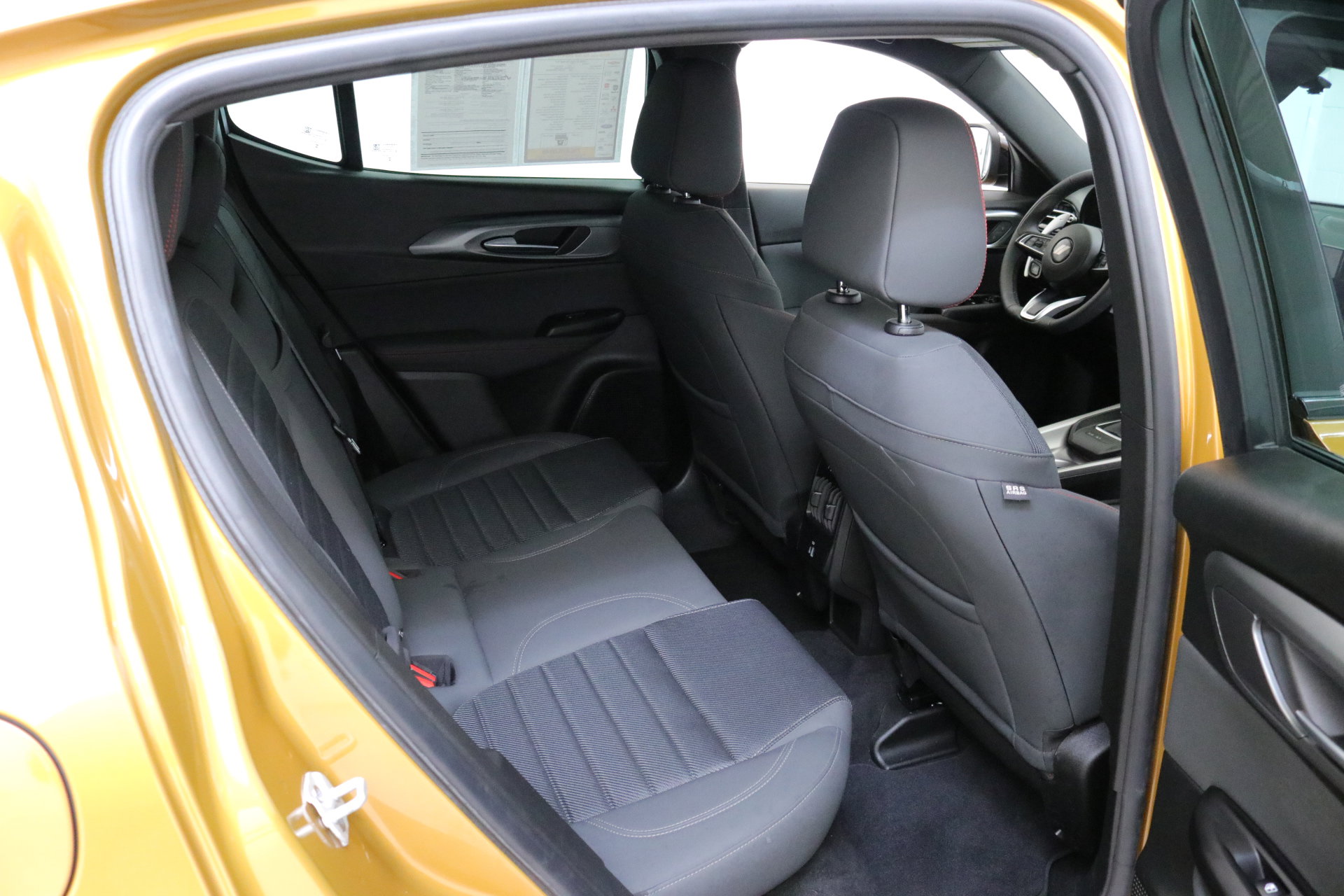 Used 2024 Dodge Hornet R/T w/ R/T Blacktop Package image 29