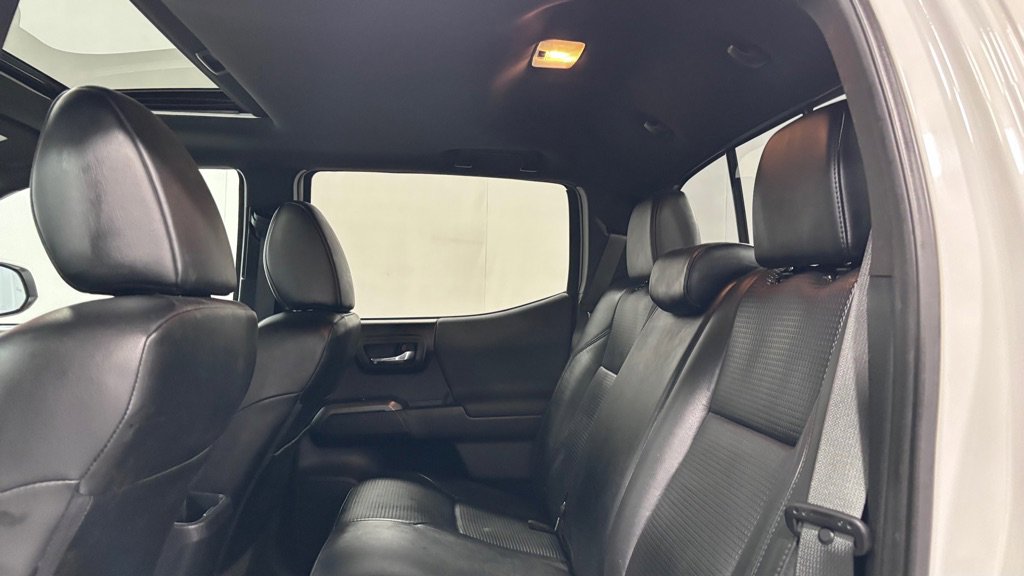 Used 2019 Toyota Tacoma TRD Sport AWD/4WD image 22