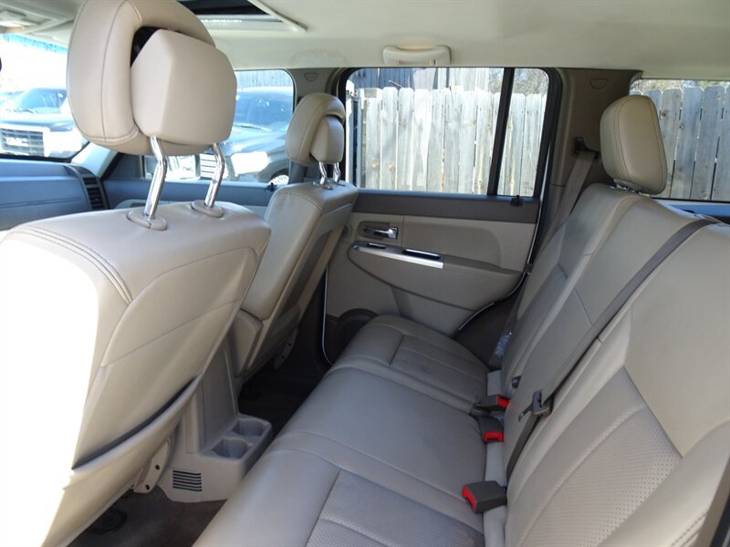 Used 2010 Jeep Liberty Limited w/ Tire & Wheel Group AWD/4WD image 11