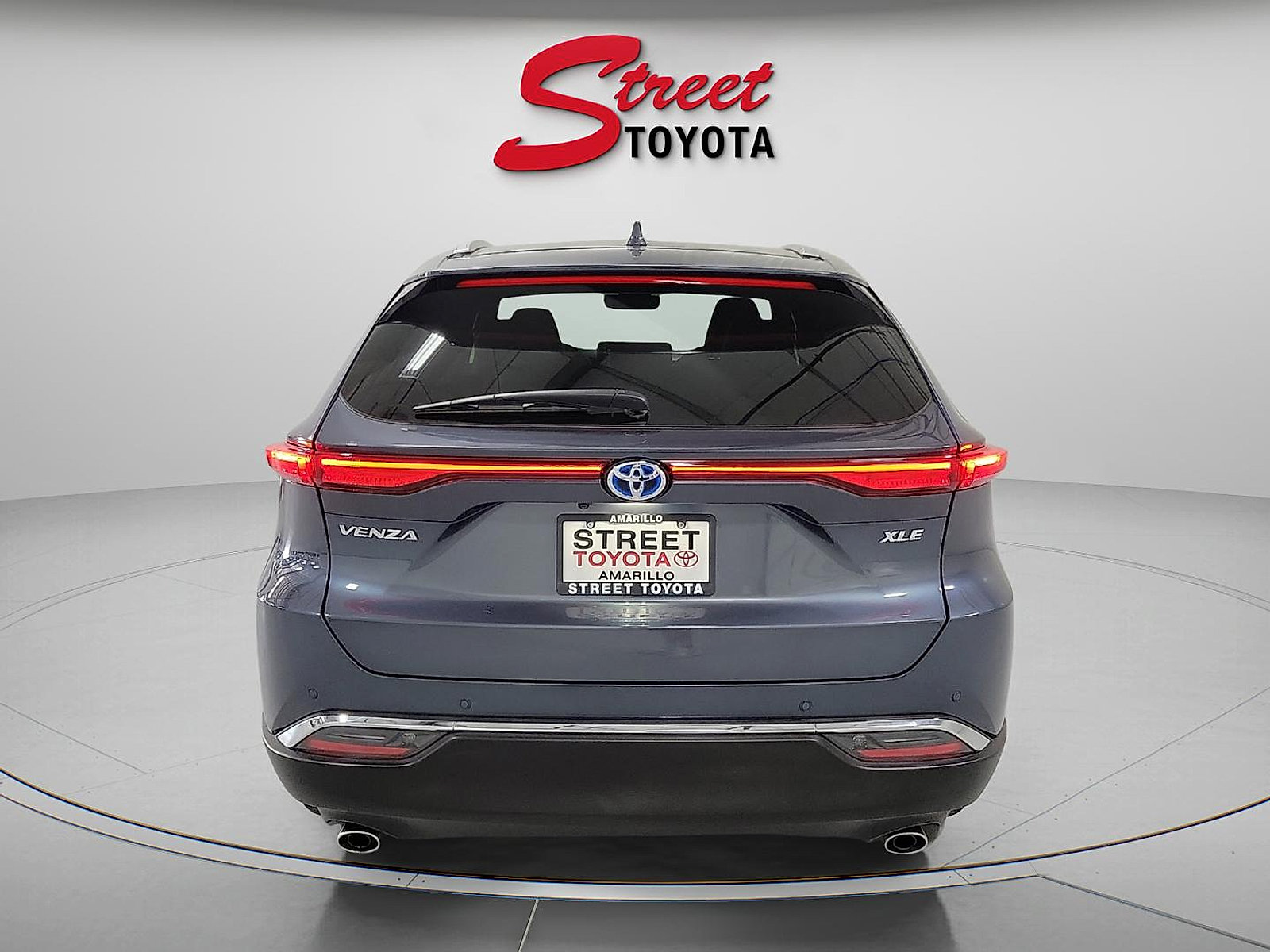 Certified 2024 Toyota Venza XLE AWD/4WD image 3