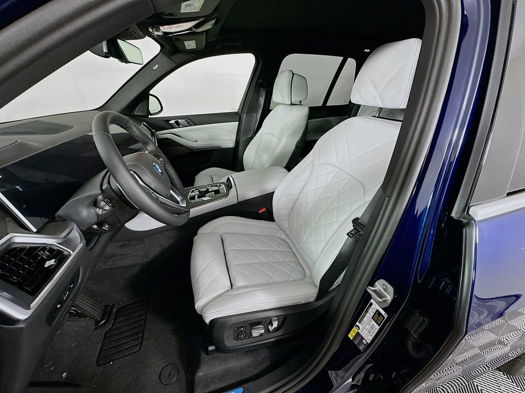 New 2026 BMW X5 xDrive50e w/ Premium Package image 28