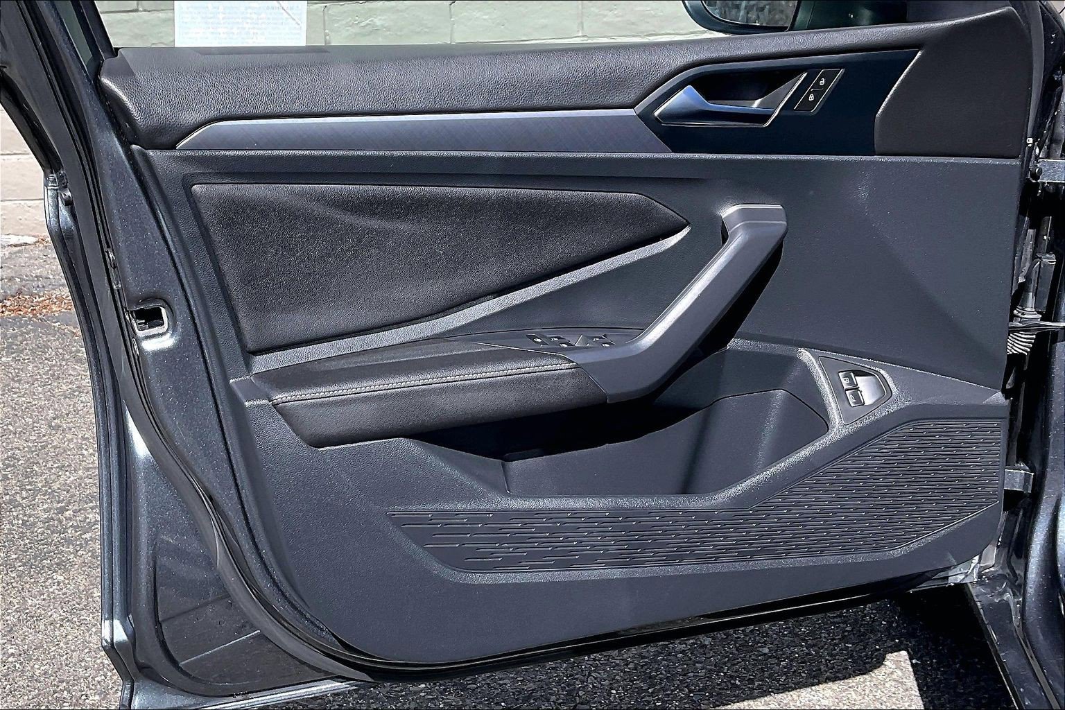 Certified 2024 Volkswagen Jetta SE w/ Panoramic Sunroof Package image 22