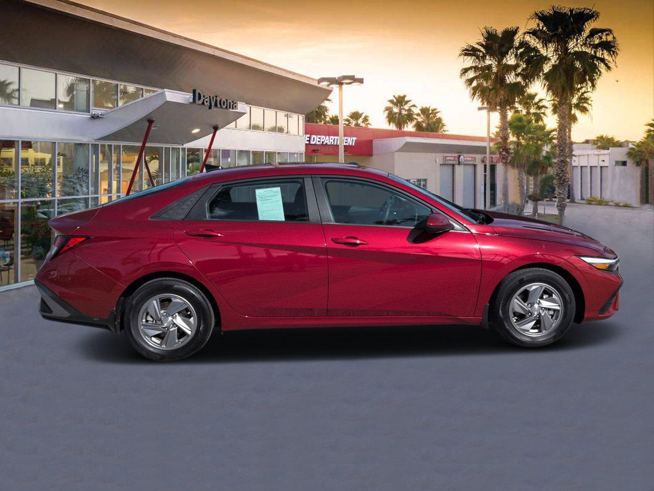 Used 2025 Hyundai Elantra SE w/ Cargo Package FWD image 2